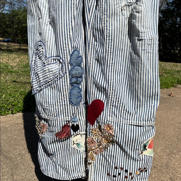 Striped Overalls with Embroidered Patches - Picture 9 of 11
